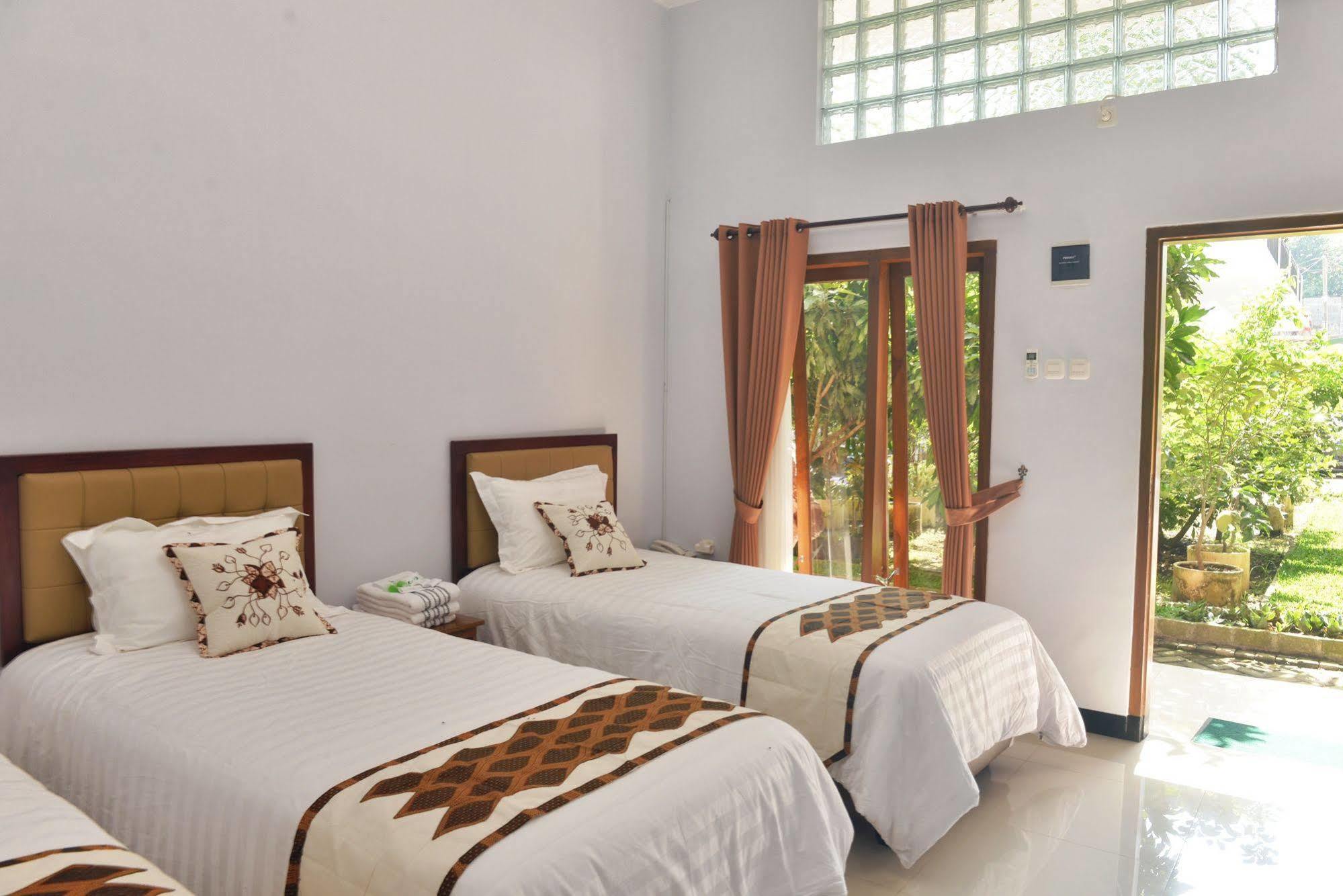 Malang Hill Syariah Redpartner Exterior foto