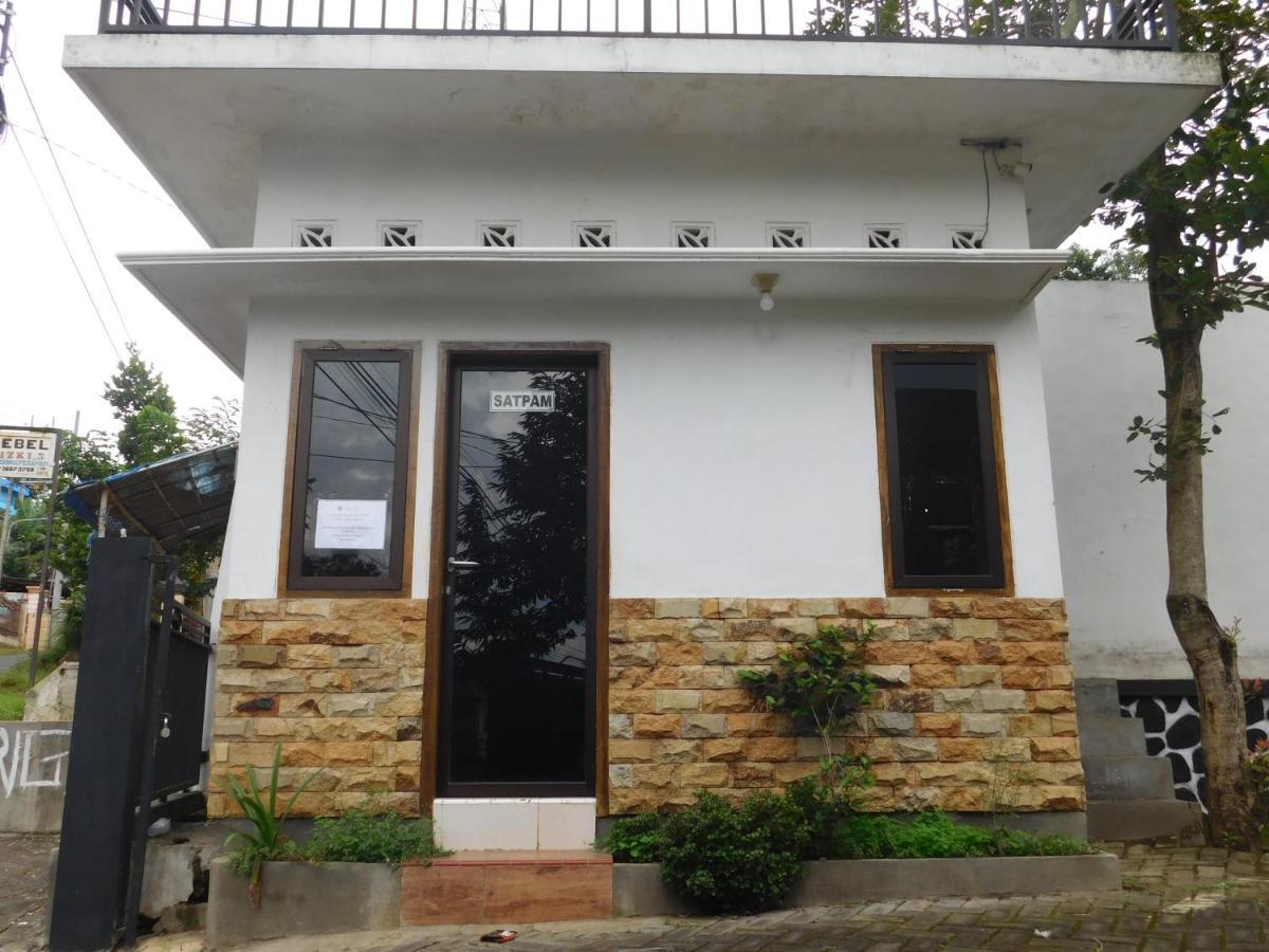 Malang Hill Syariah Redpartner Exterior foto